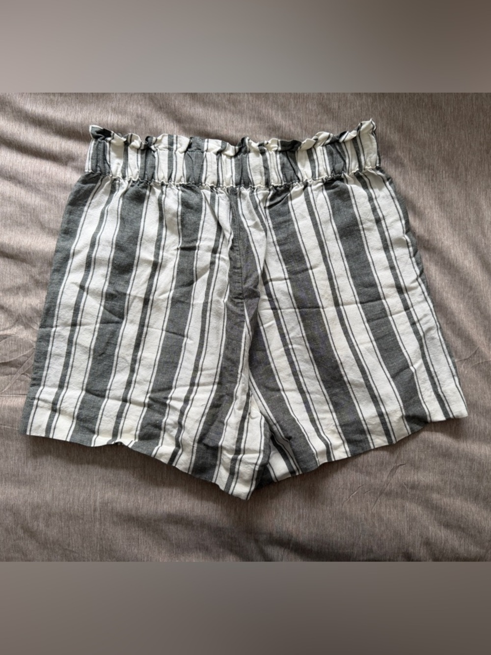LOFT Striped Pull On Shorts with Pockets